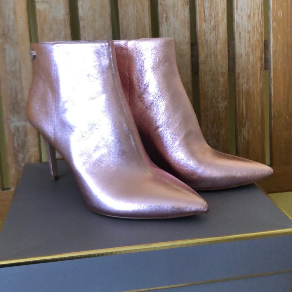 Amazing metal pink booties